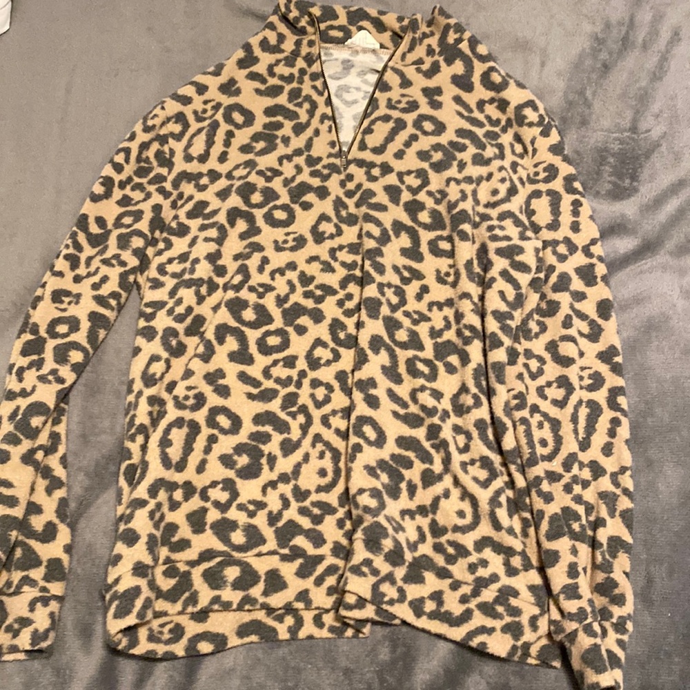 SUPER SOFT LEAPORD PRINT TOP